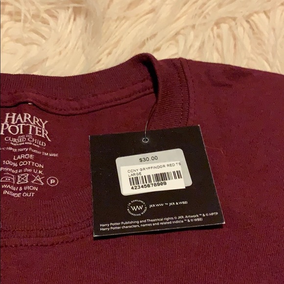Harry Potter & the Cursed Child Gryffindor T-Shirt - Picture 4 of 6